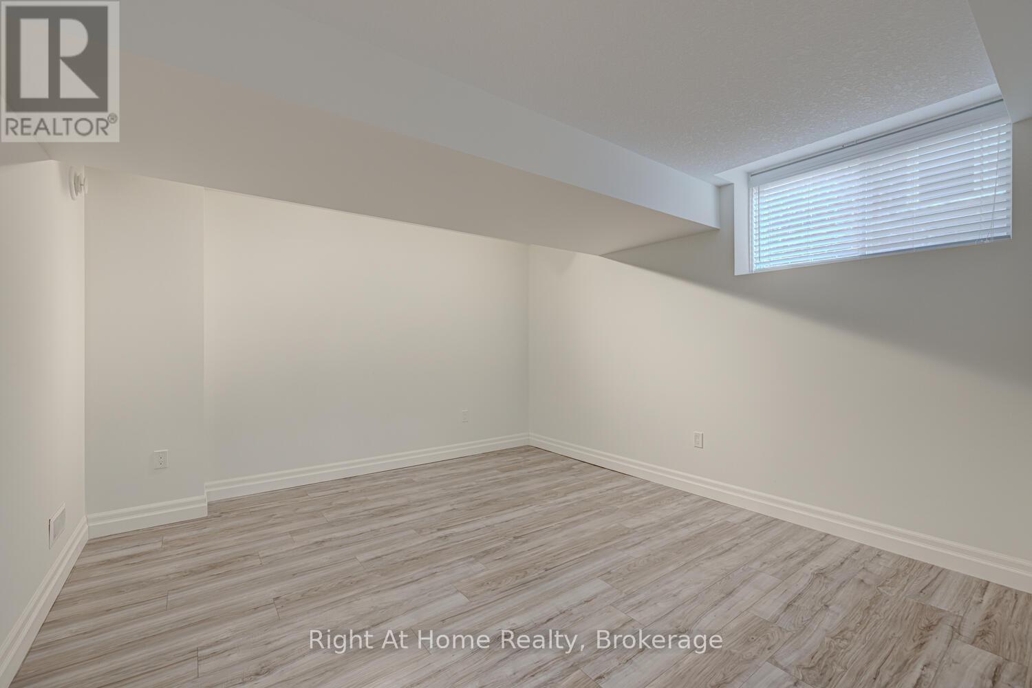Photo 34 of 1038 Trailsway Avenue, London South ON