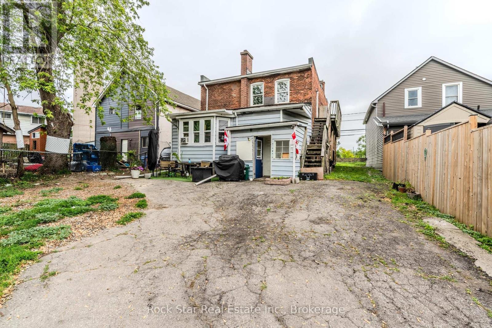 Photo 36 of 108 Niagara Falls Road, Thorold ON
