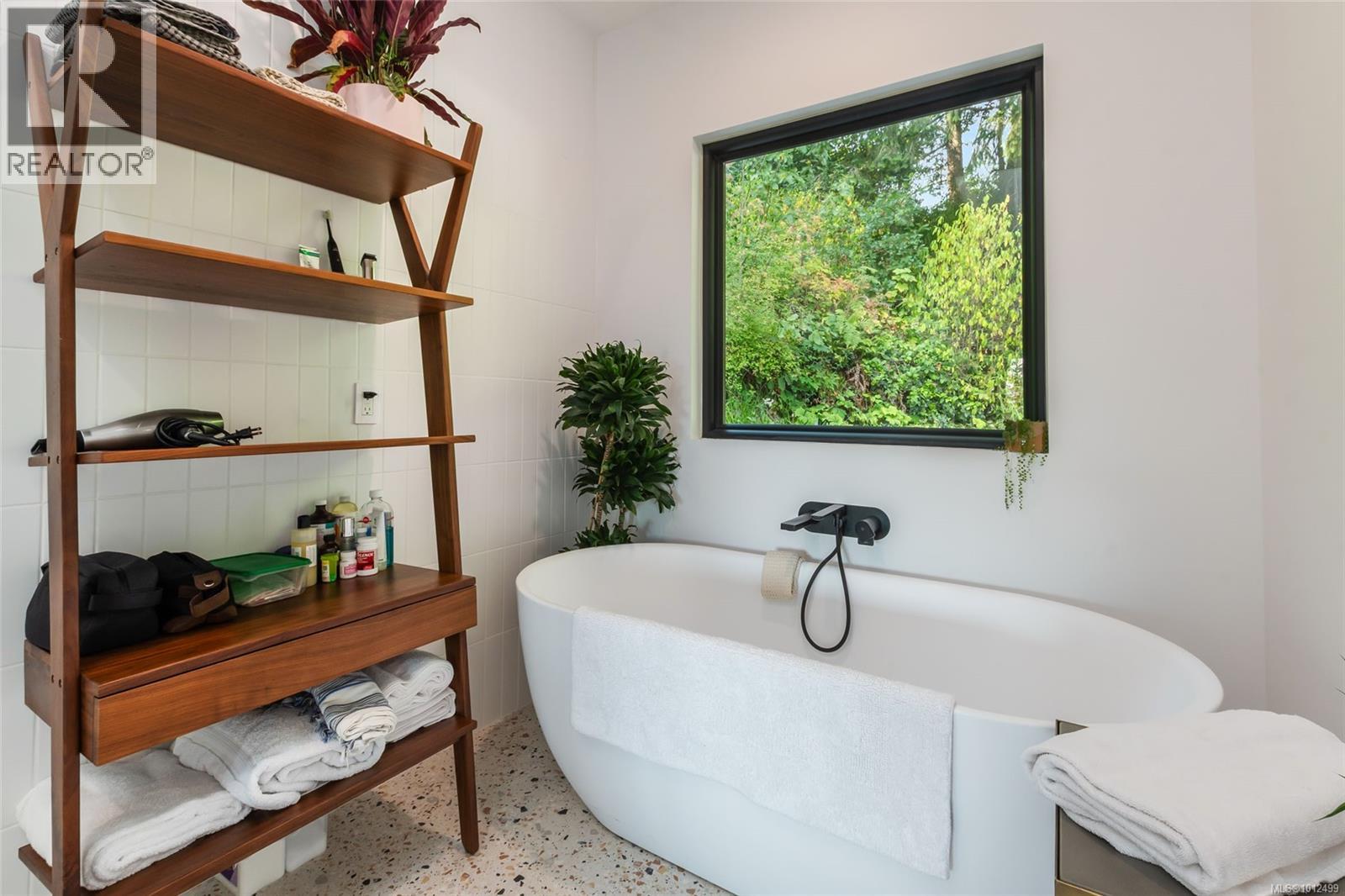 824 Craig Rd, Ladysmith