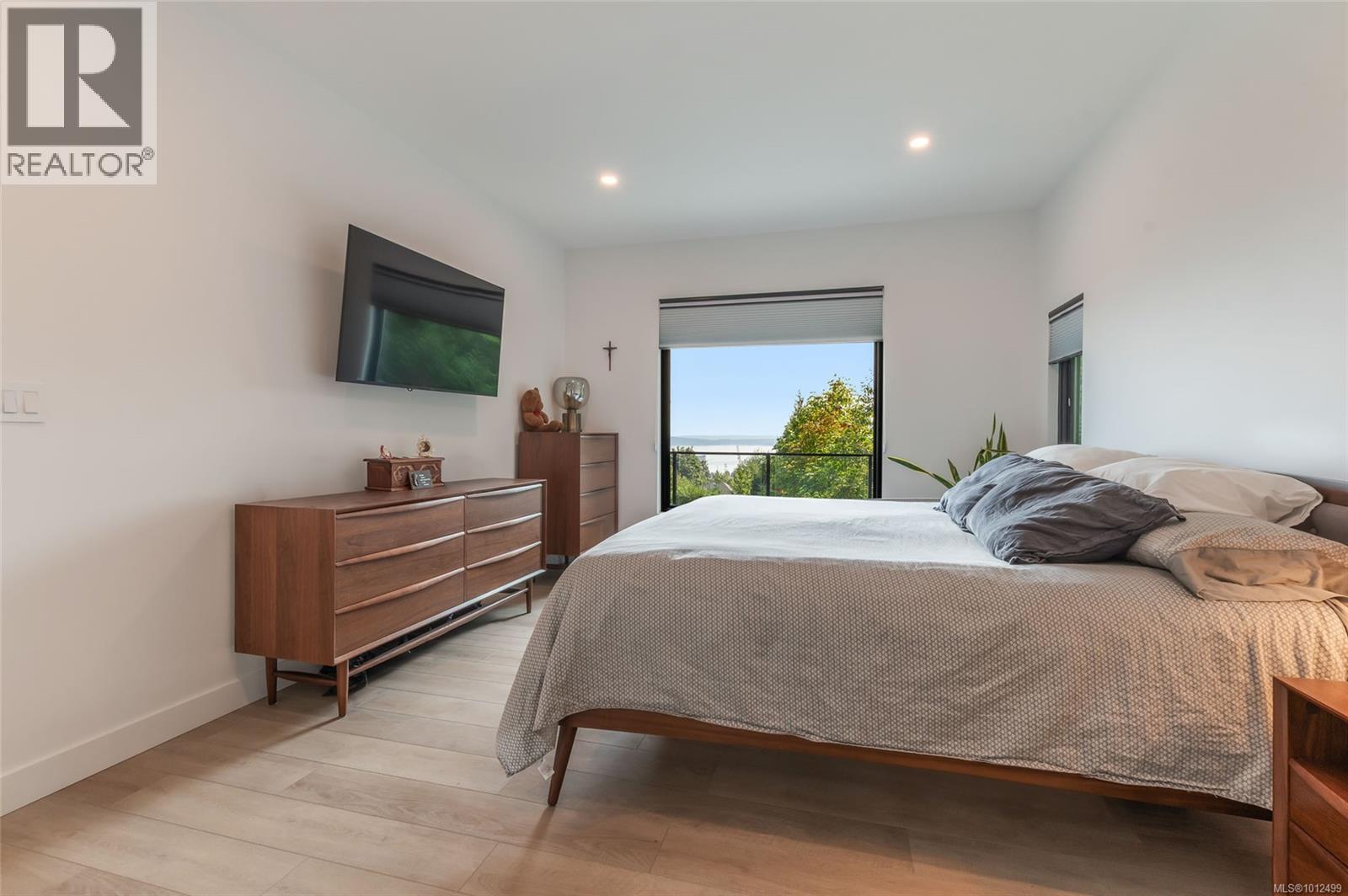 824 Craig Rd, Ladysmith