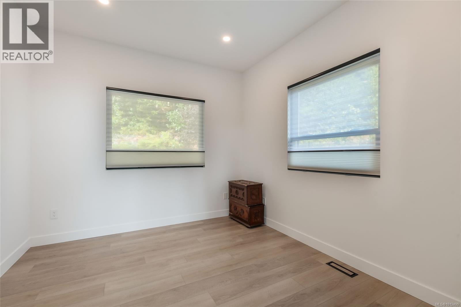 824 Craig Rd, Ladysmith