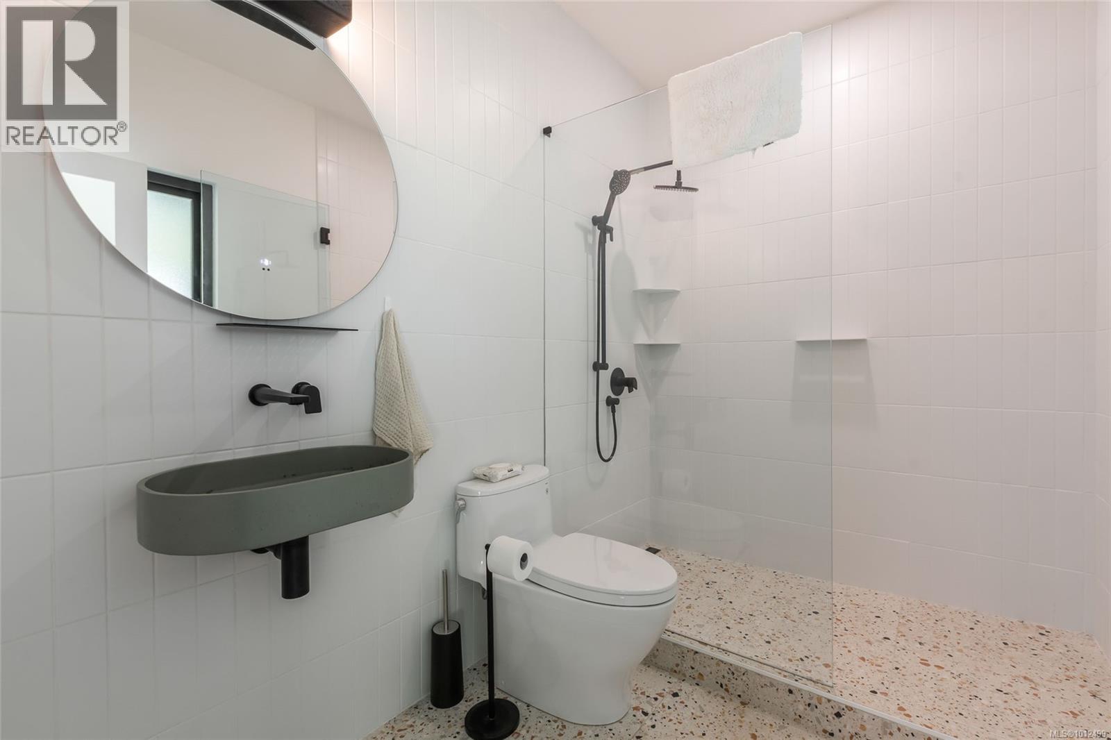 824 Craig Rd, Ladysmith