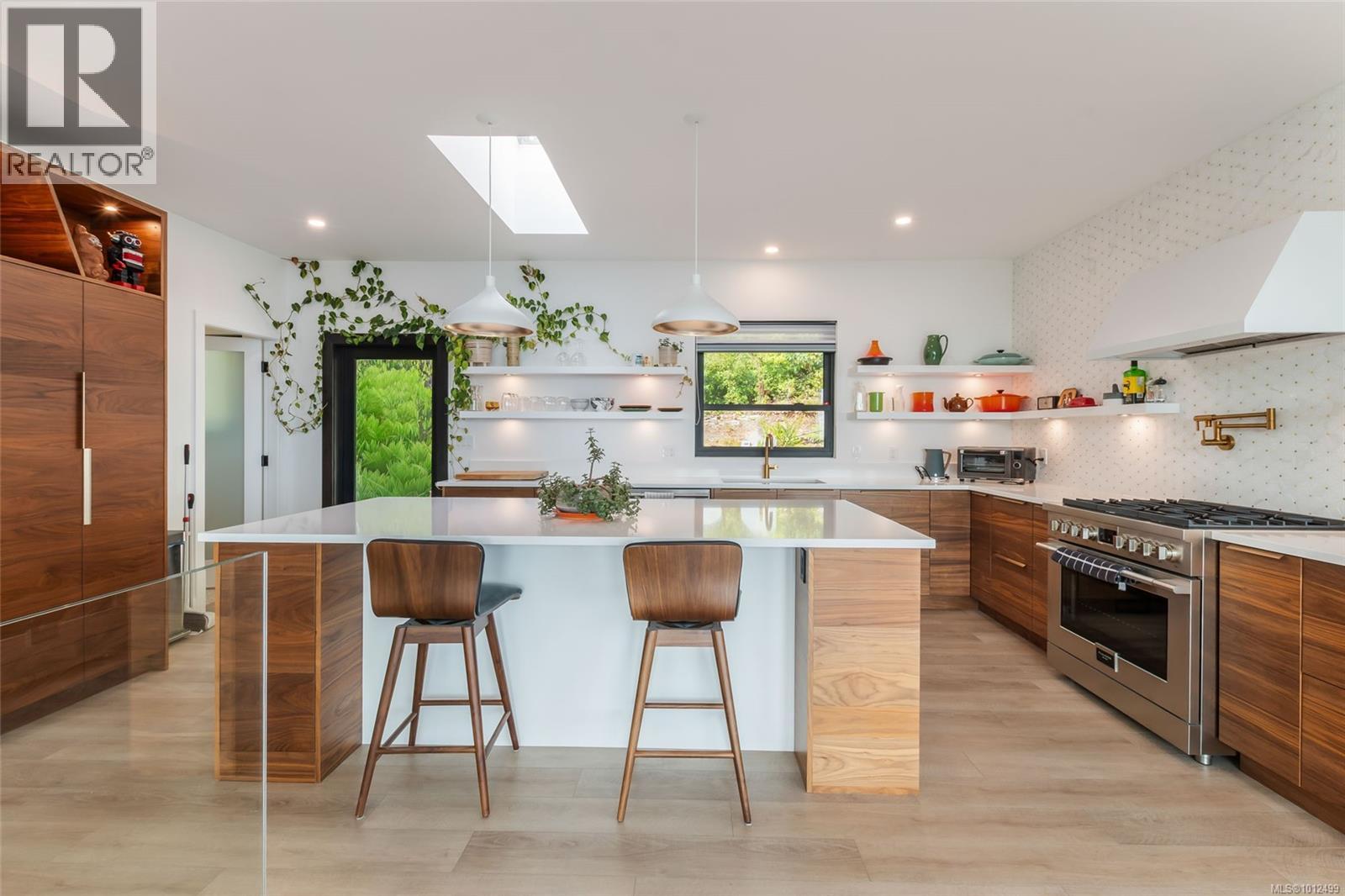 824 Craig Rd, Ladysmith