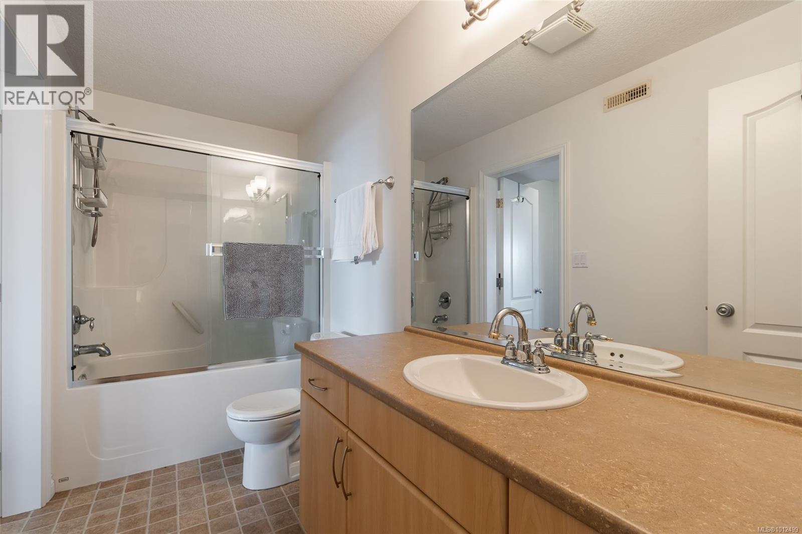 824 Craig Rd, Ladysmith