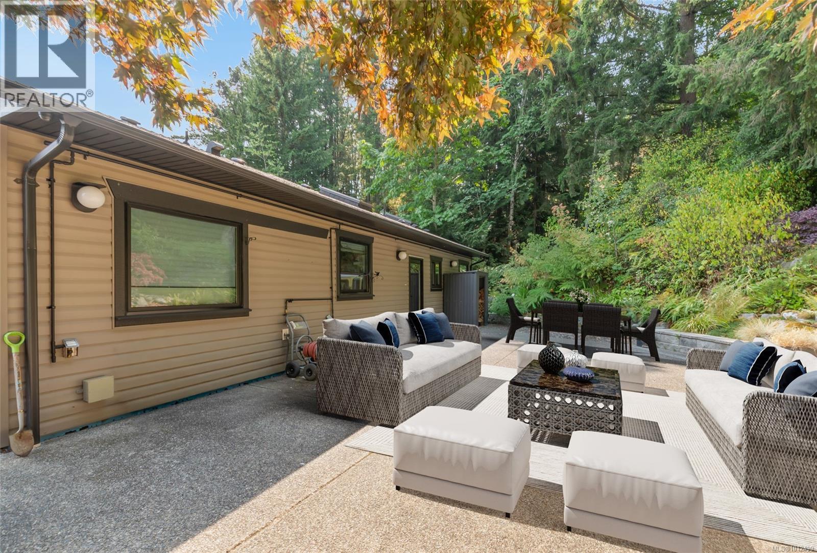824 Craig Rd, Ladysmith