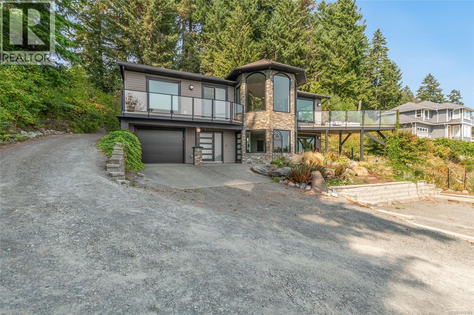 824 Craig Rd, Ladysmith
