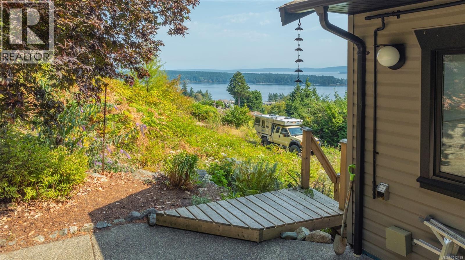 824 Craig Rd, Ladysmith