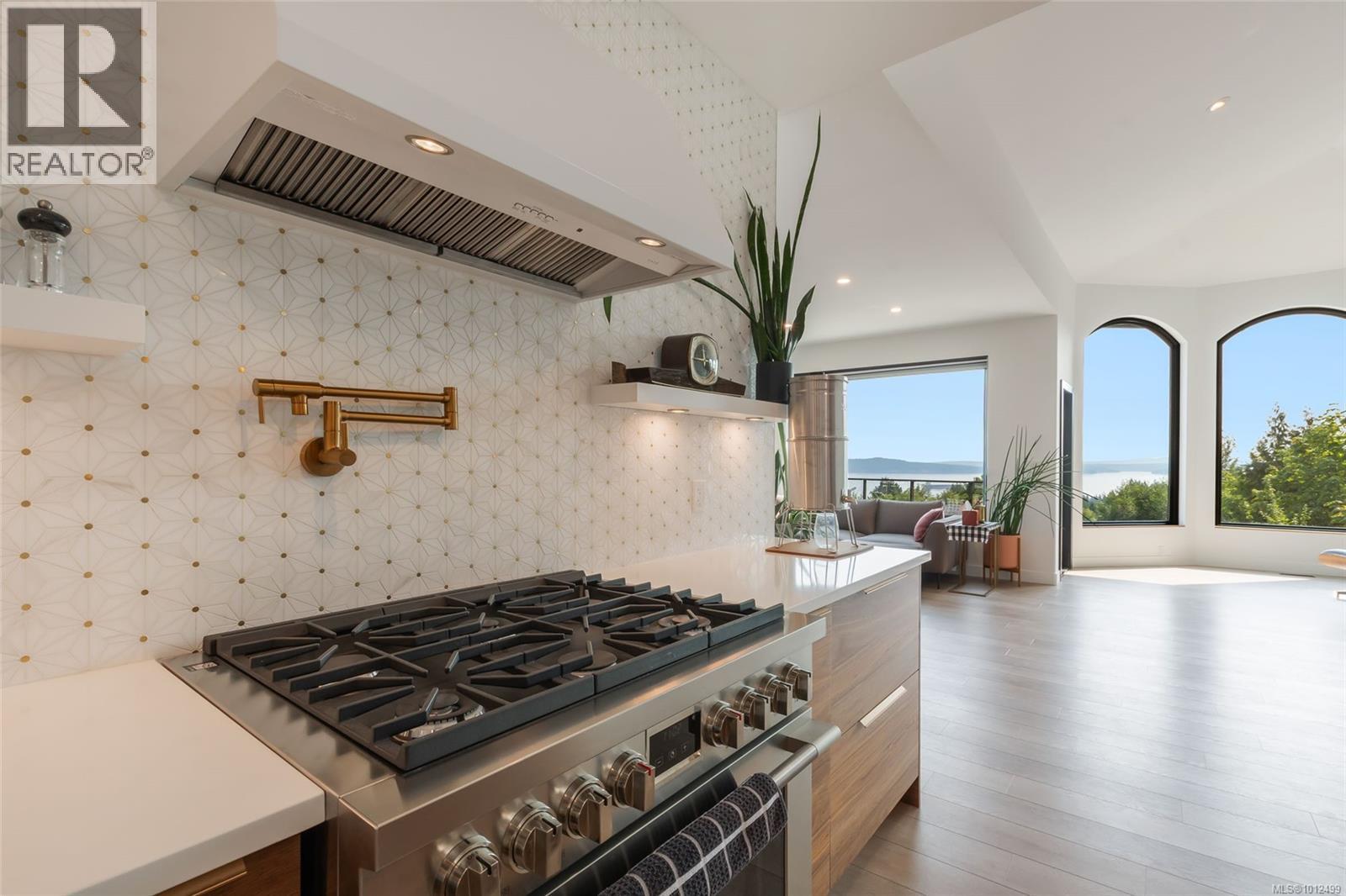 824 Craig Rd, Ladysmith