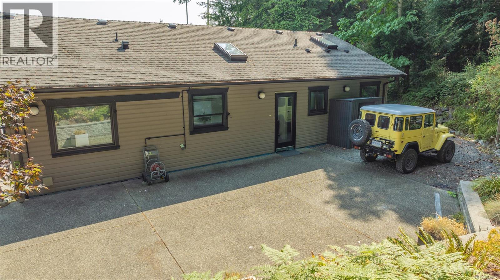 824 Craig Rd, Ladysmith