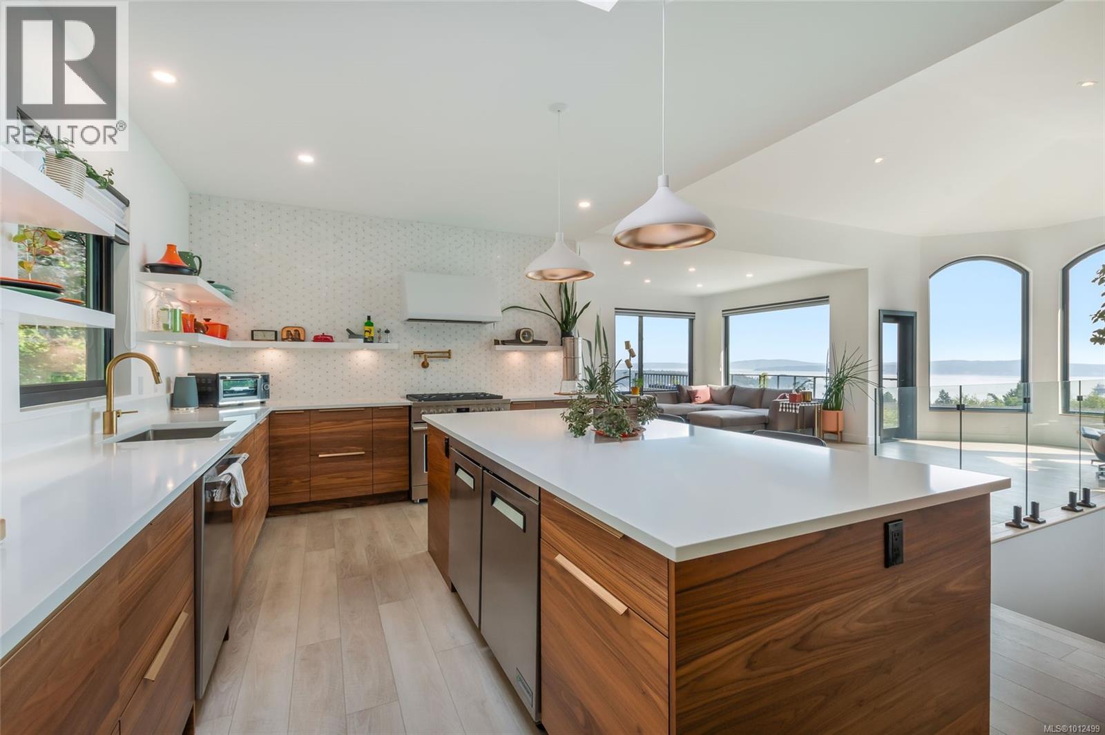 824 Craig Rd, Ladysmith