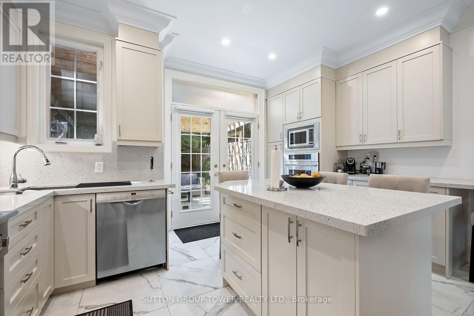 Photo 12 of 544 C Scarlett Road, Toronto ON