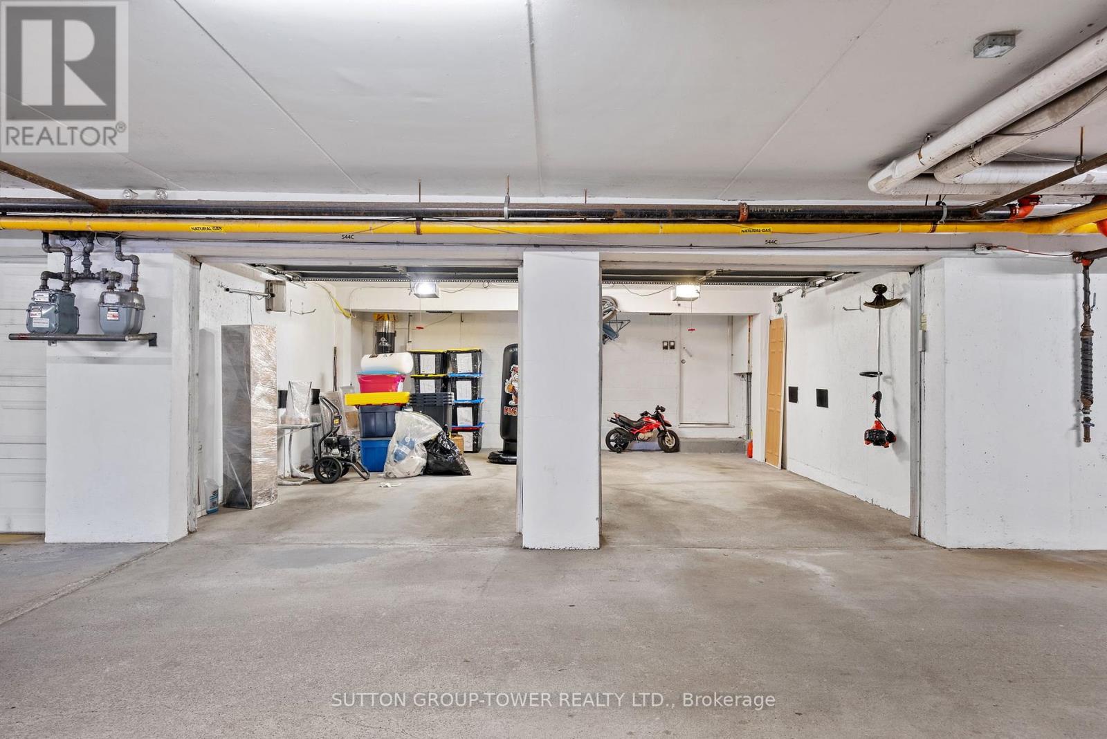 Photo 36 of 544 C Scarlett Road, Toronto ON