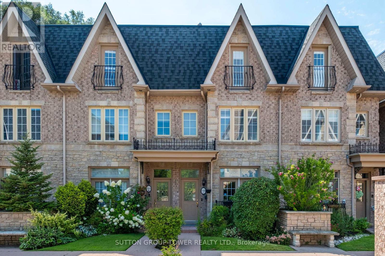 Photo 43 of 544 C Scarlett Road, Toronto ON