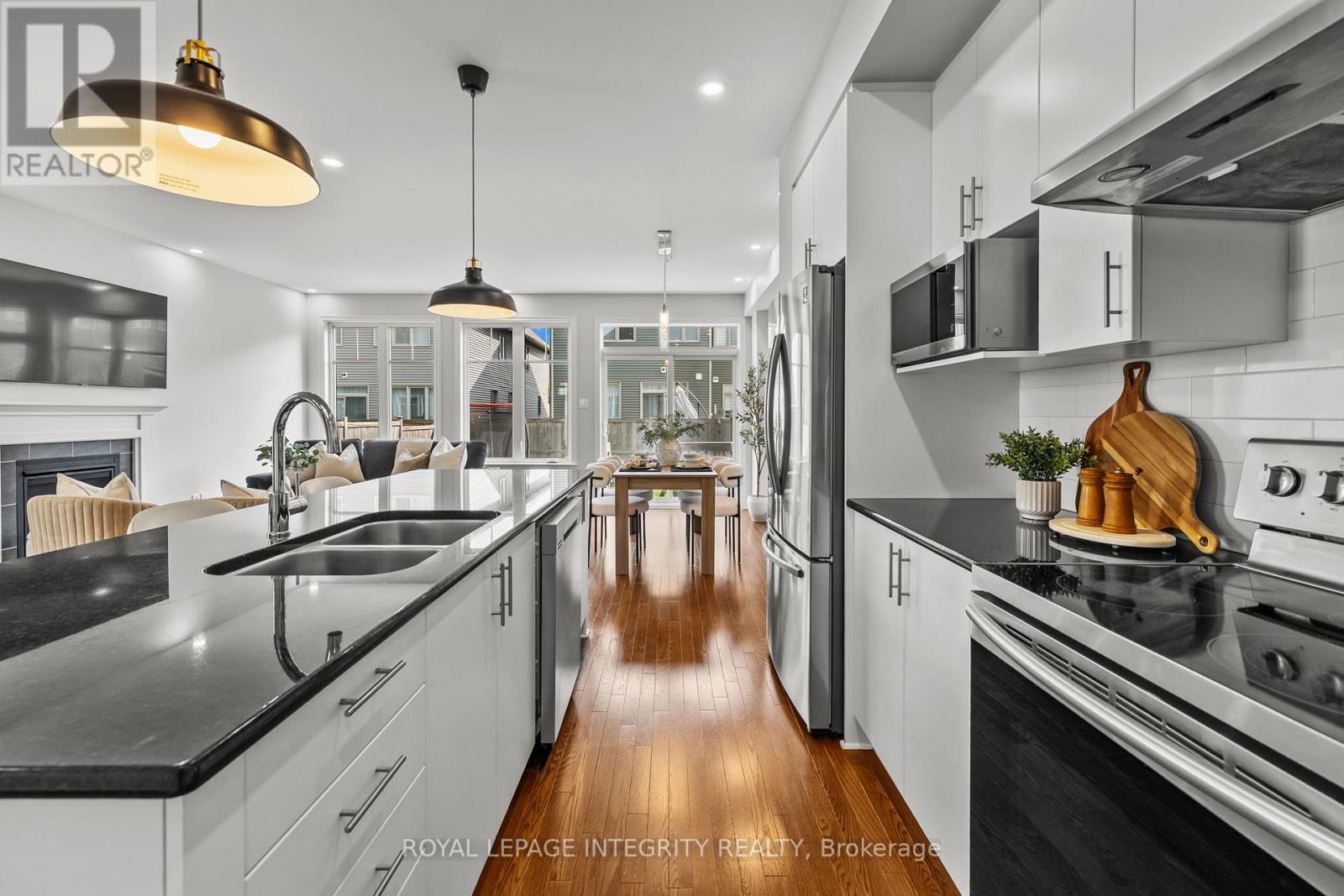 Photo 13 of 98 Jardiniere Street, Ottawa ON