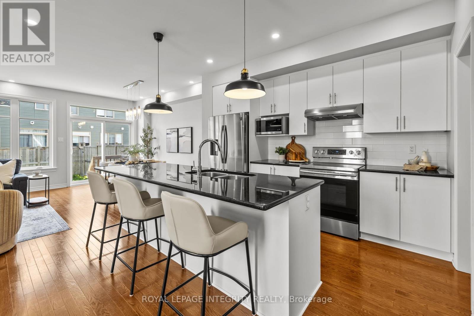 Photo 14 of 98 Jardiniere Street, Ottawa ON