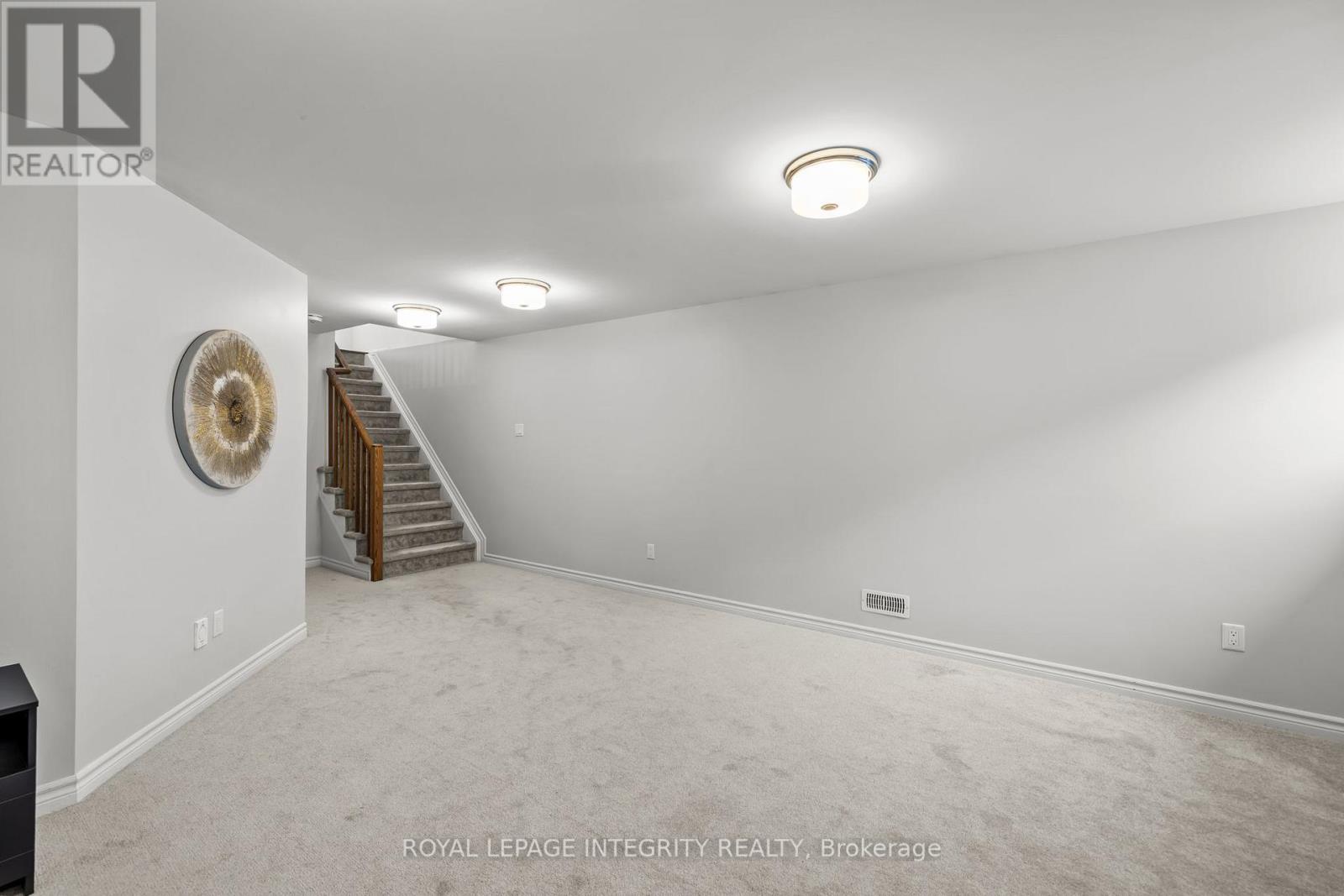 Photo 32 of 98 Jardiniere Street, Ottawa ON