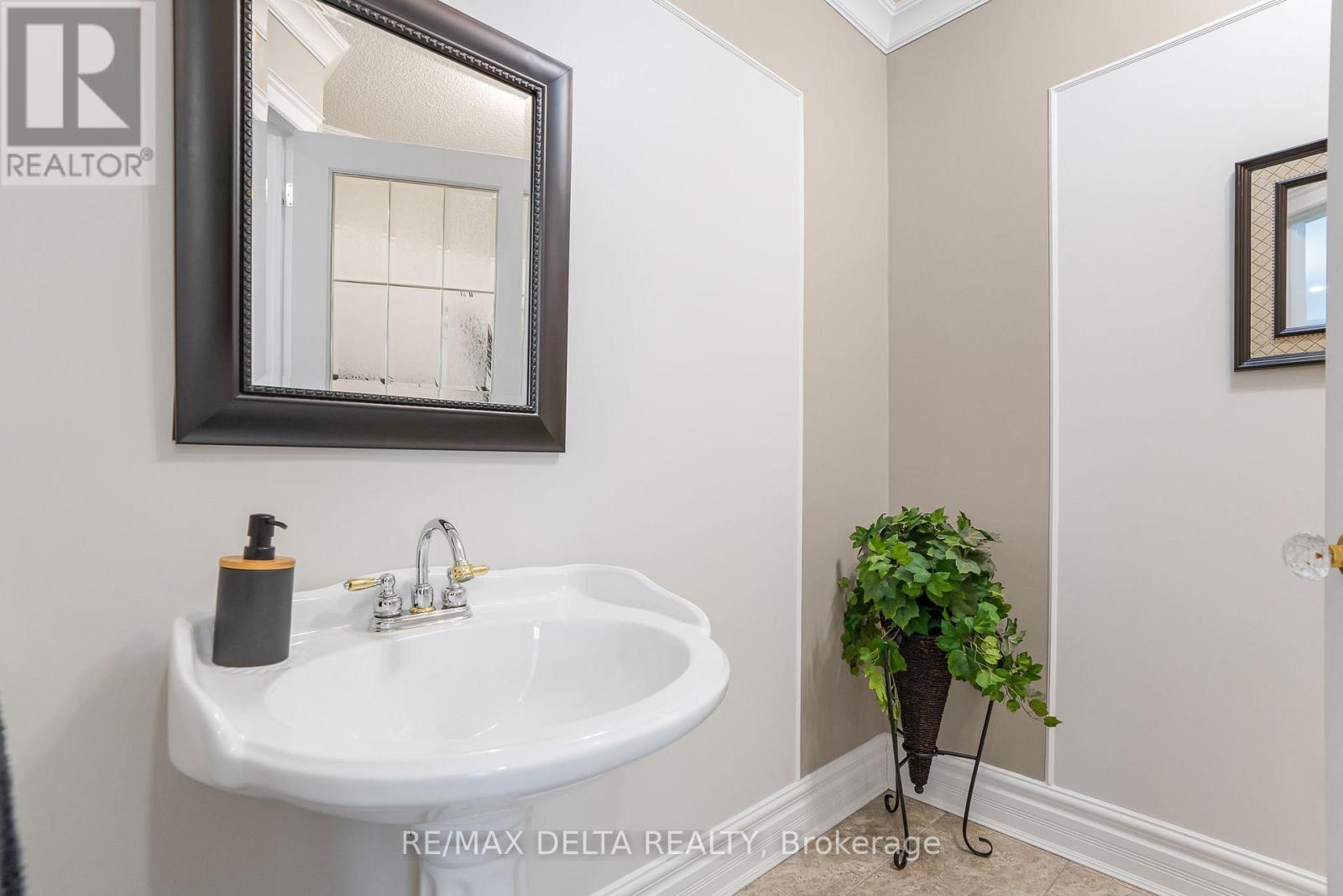 Photo 24 of 1819 Baseline Road, Clarencerockland ON