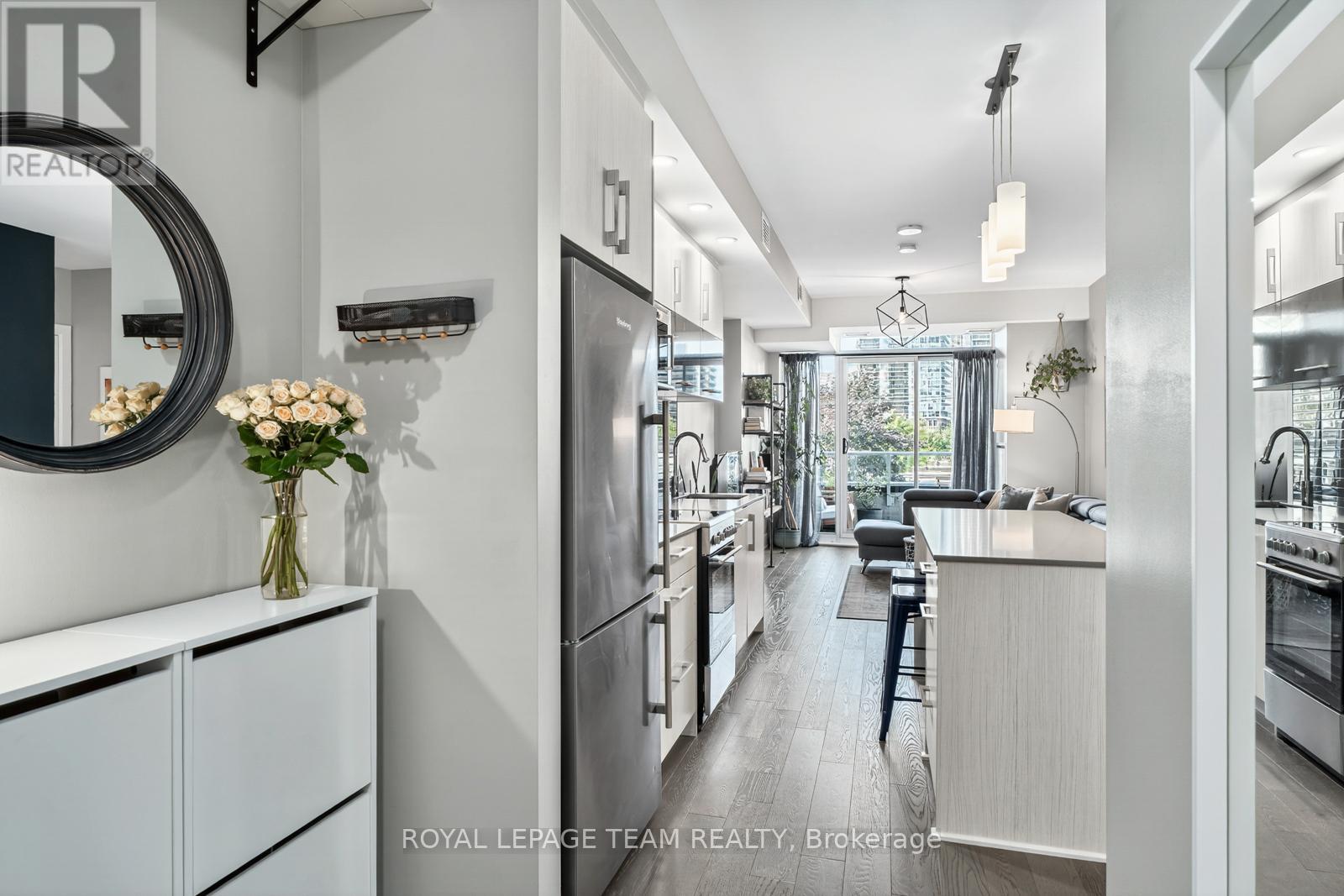 Photo 6 of 416 255 Bay Street, Ottawa ON