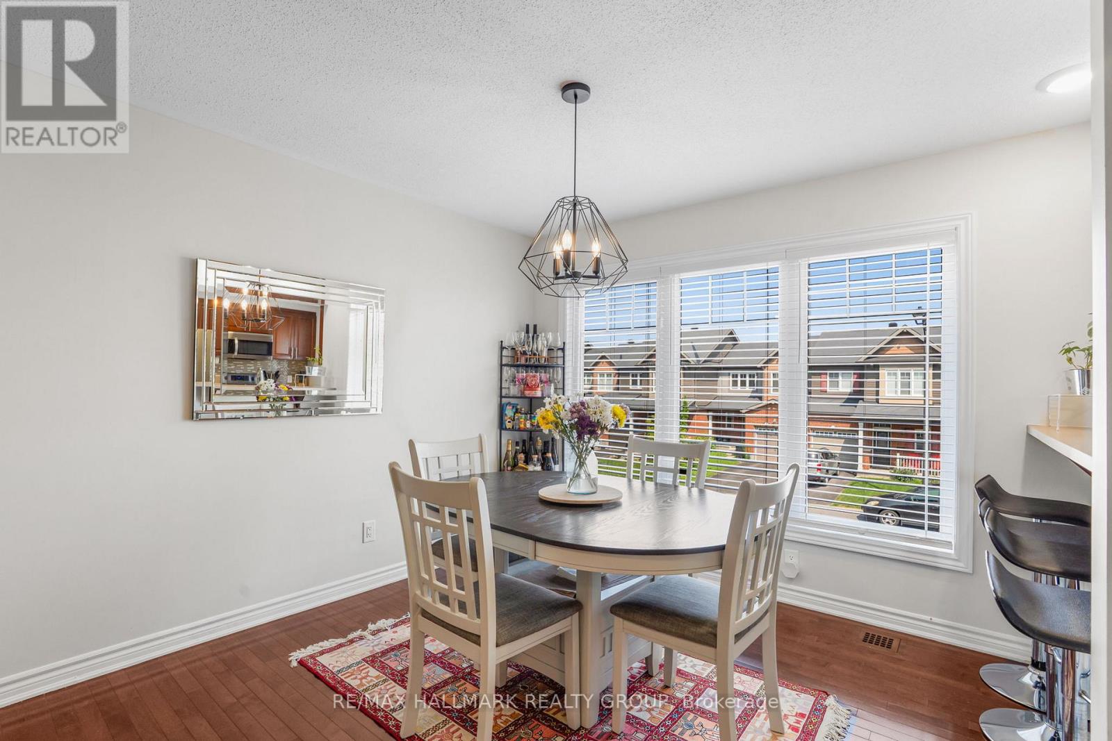 Photo 11 of 110 Sunshine Crescent, Ottawa ON