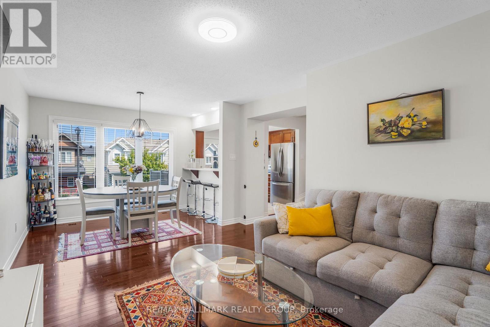 Photo 15 of 110 Sunshine Crescent, Ottawa ON