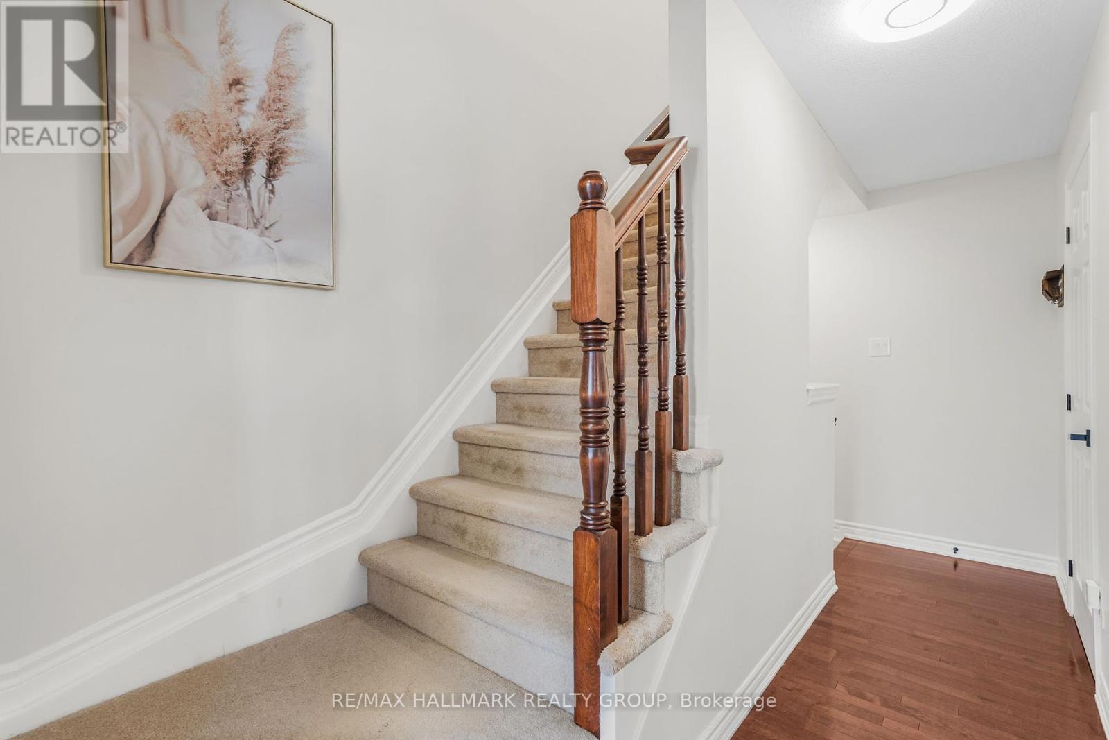 Photo 21 of 110 Sunshine Crescent, Ottawa ON