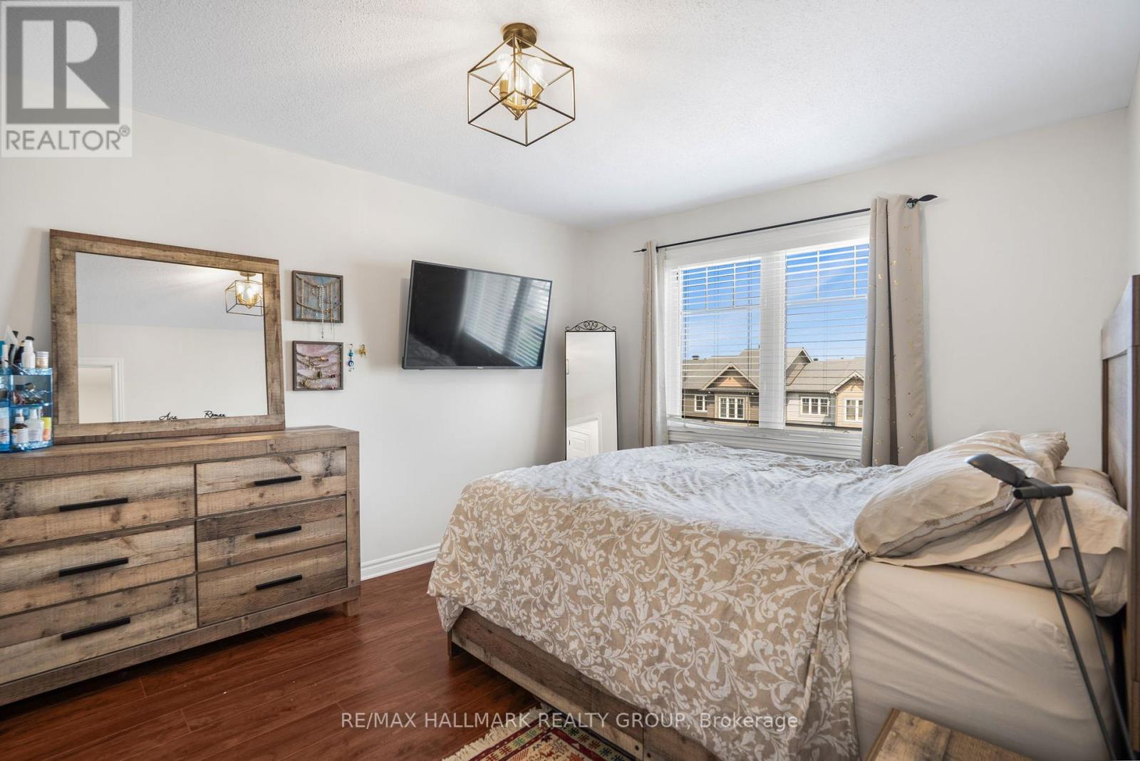 Photo 22 of 110 Sunshine Crescent, Ottawa ON