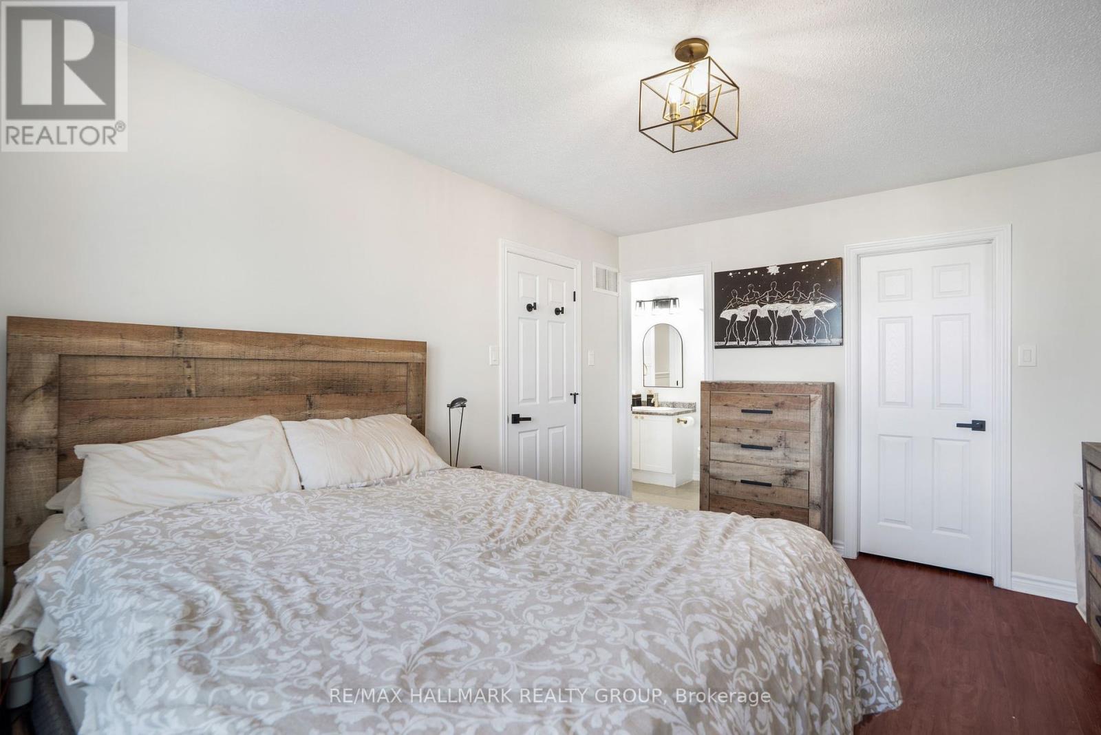Photo 23 of 110 Sunshine Crescent, Ottawa ON