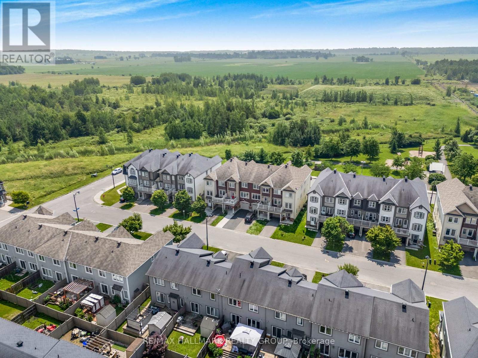 Photo 31 of 110 Sunshine Crescent, Ottawa ON