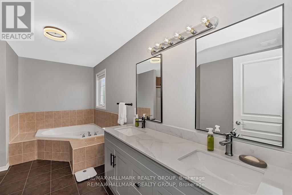 Photo 31 of 137 Stedman Street, Ottawa ON