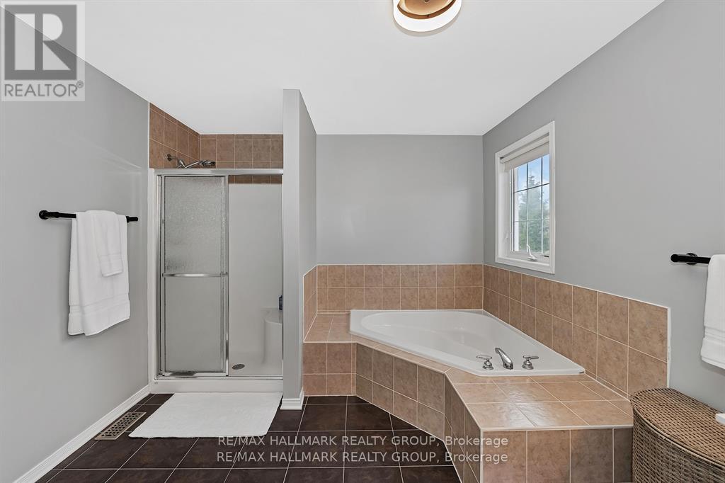 Photo 32 of 137 Stedman Street, Ottawa ON