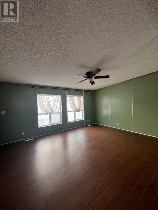 Photo 11 of 209 Algoma St, Nakina ON