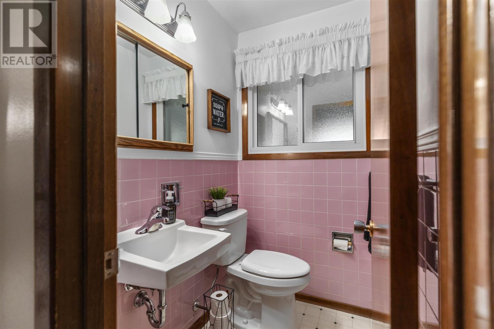 Photo 14 of 380 Sussex Rd, Sault Ste Marie ON