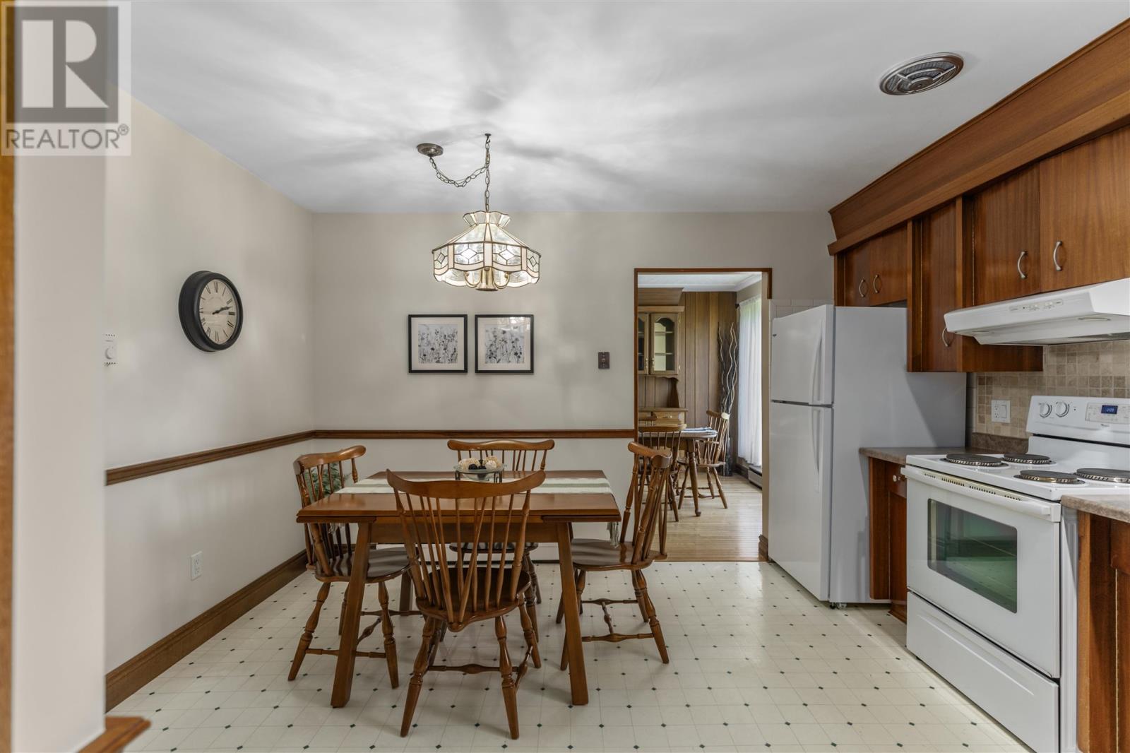 Photo 13 of 380 Sussex Rd, Sault Ste Marie ON