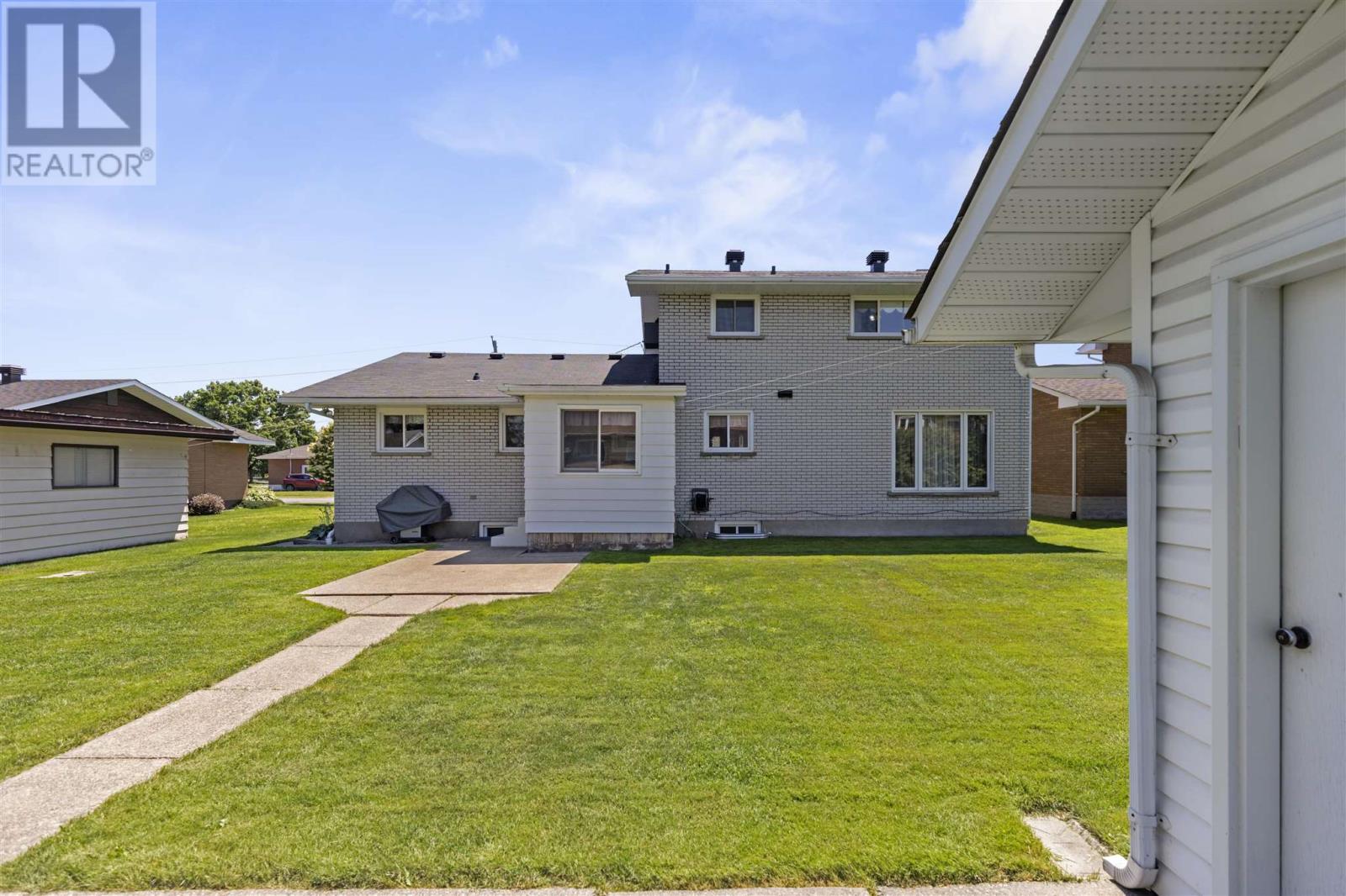Photo 48 of 380 Sussex Rd, Sault Ste Marie ON