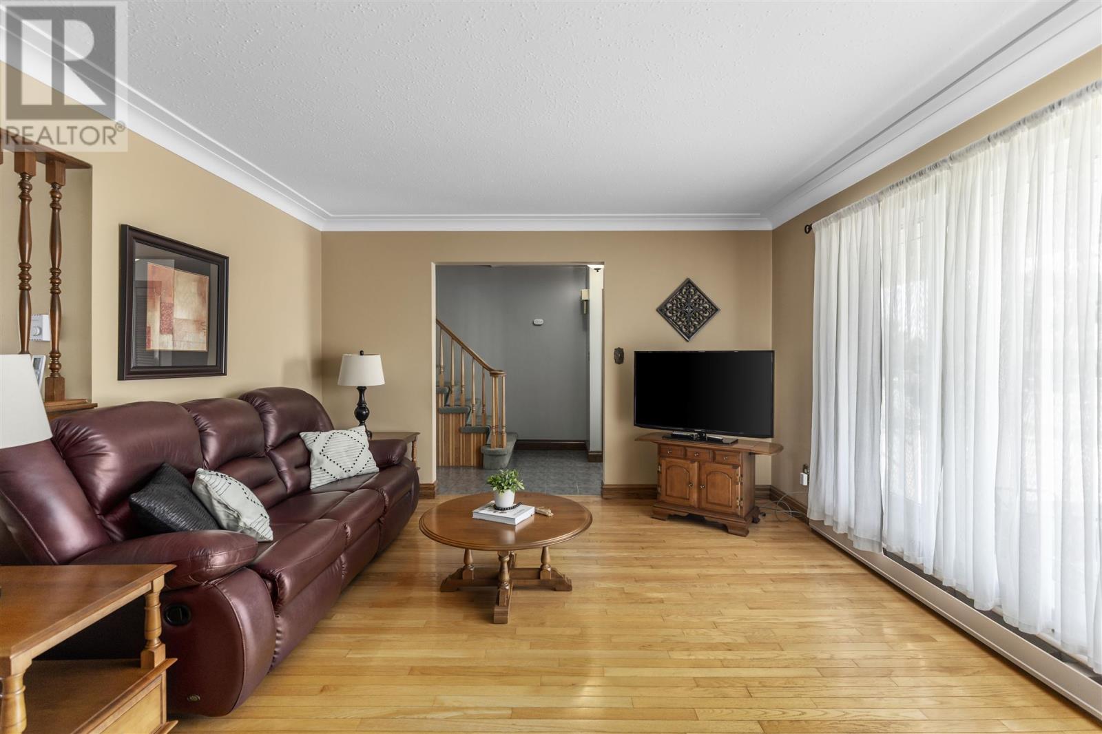 Photo 6 of 380 Sussex Rd, Sault Ste Marie ON
