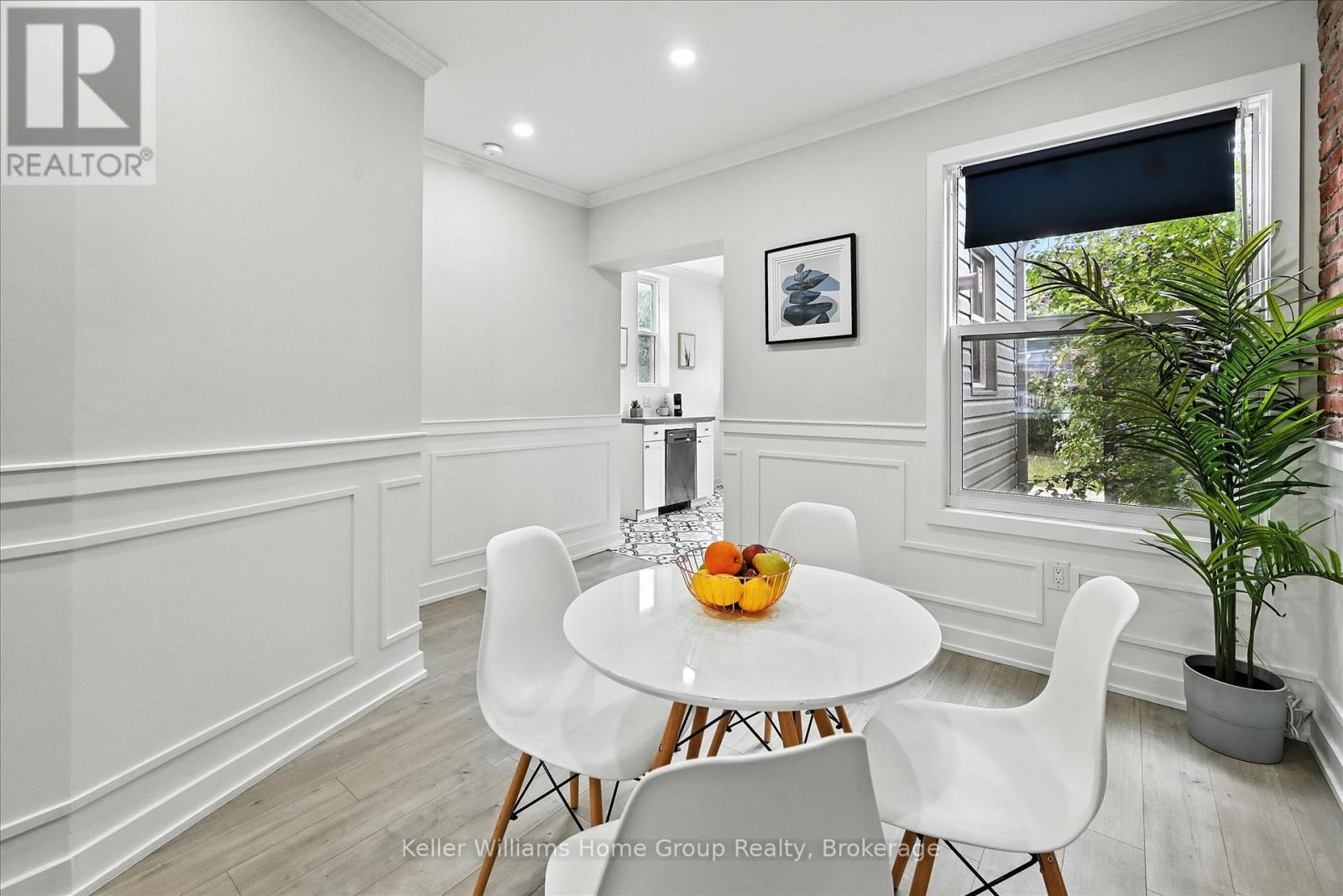 Photo 11 of 82 Rosemont Avenue, Hamilton ON
