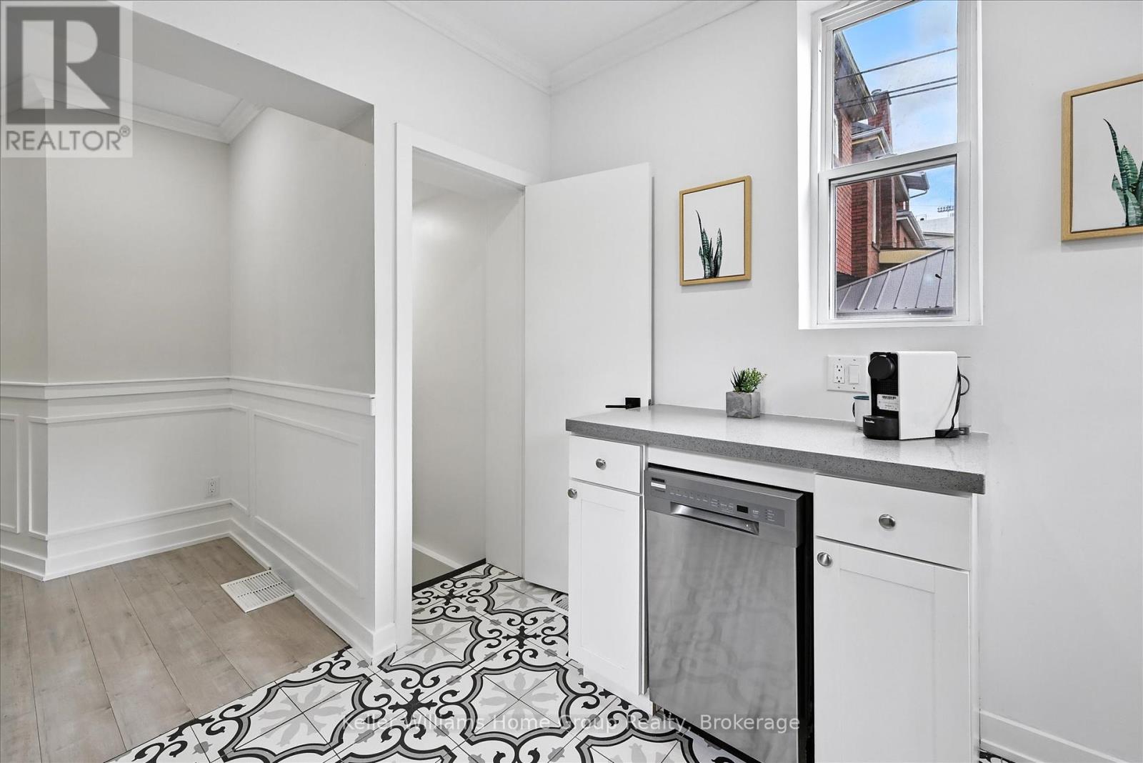 Photo 14 of 82 Rosemont Avenue, Hamilton ON