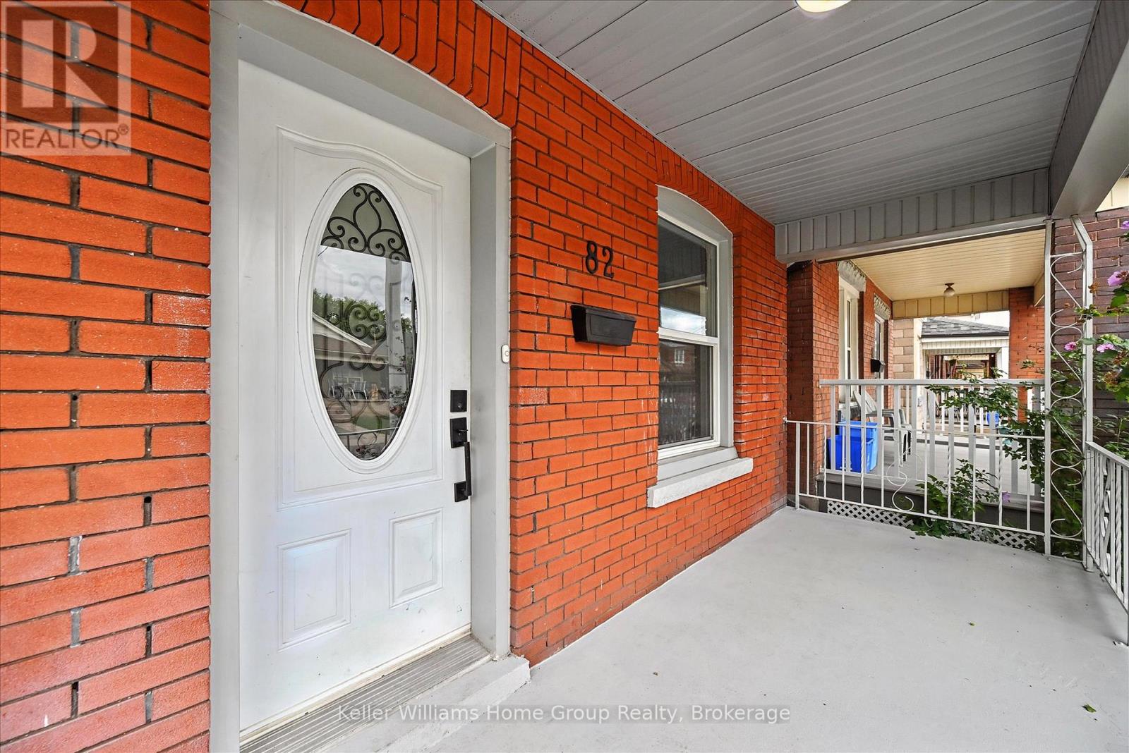 Photo 4 of 82 Rosemont Avenue, Hamilton ON