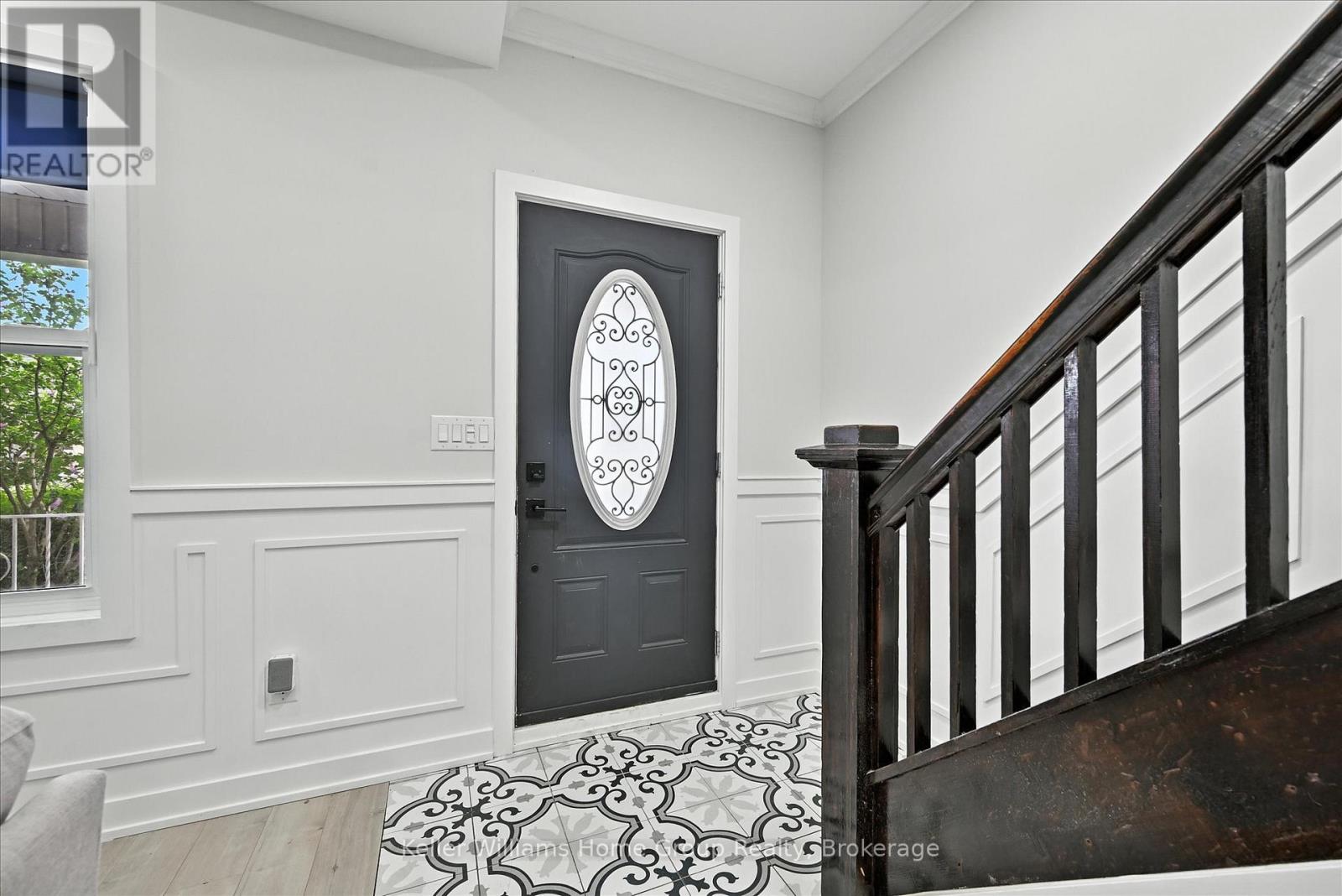 Photo 5 of 82 Rosemont Avenue, Hamilton ON