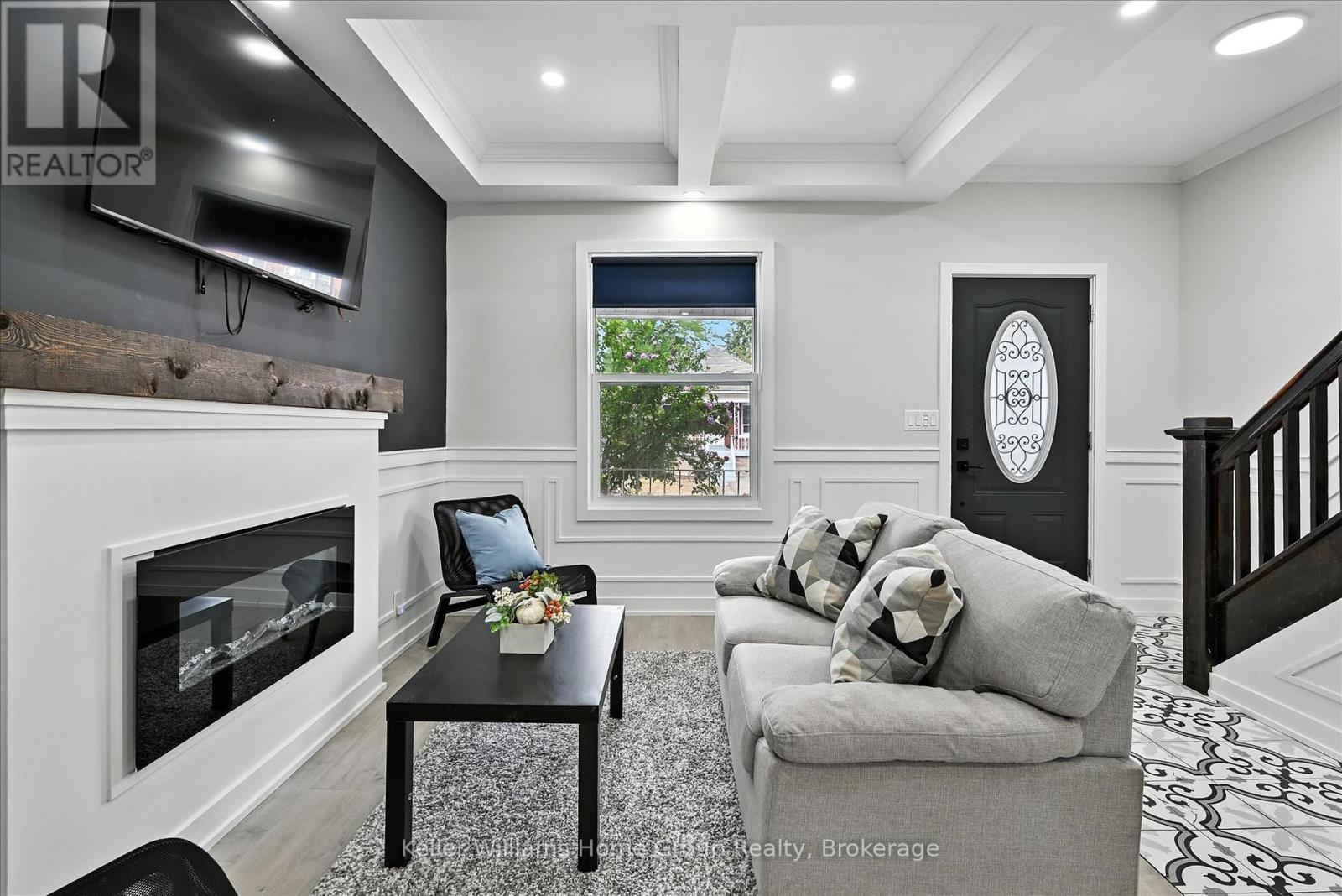 Photo 6 of 82 Rosemont Avenue, Hamilton ON