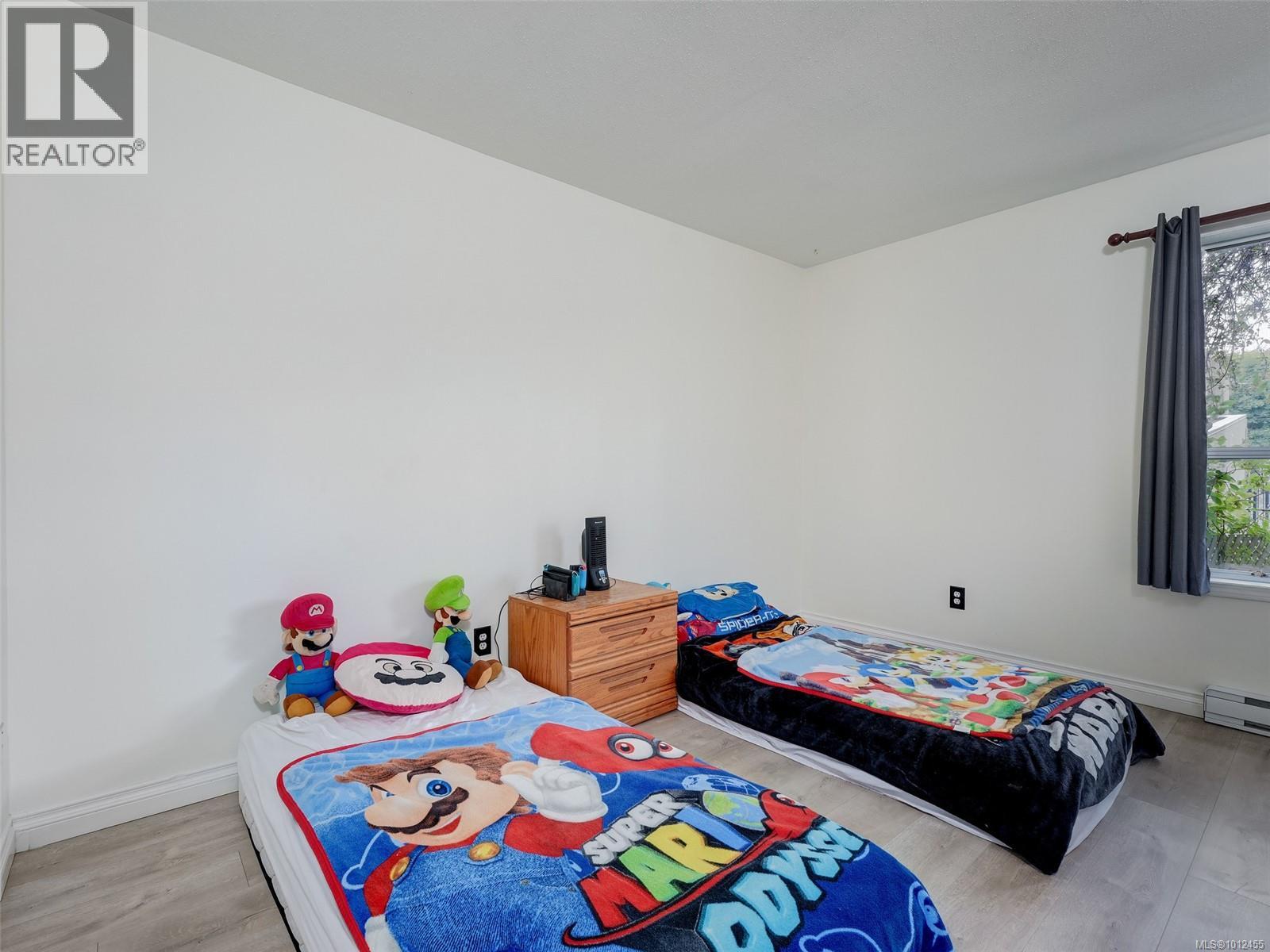 Photo 14 of 104 1039 Caledonia Ave, Victoria BC