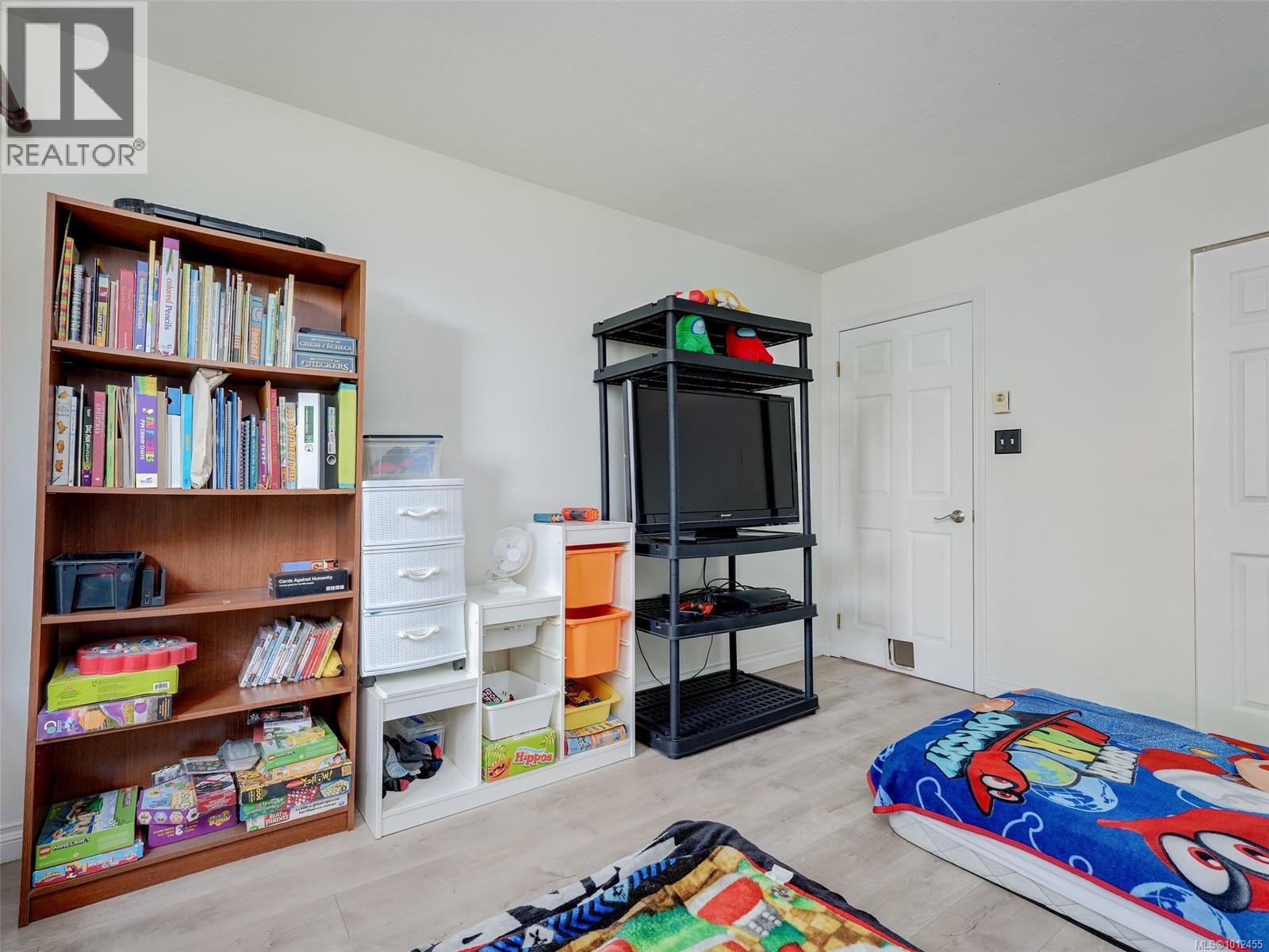 Photo 15 of 104 1039 Caledonia Ave, Victoria BC