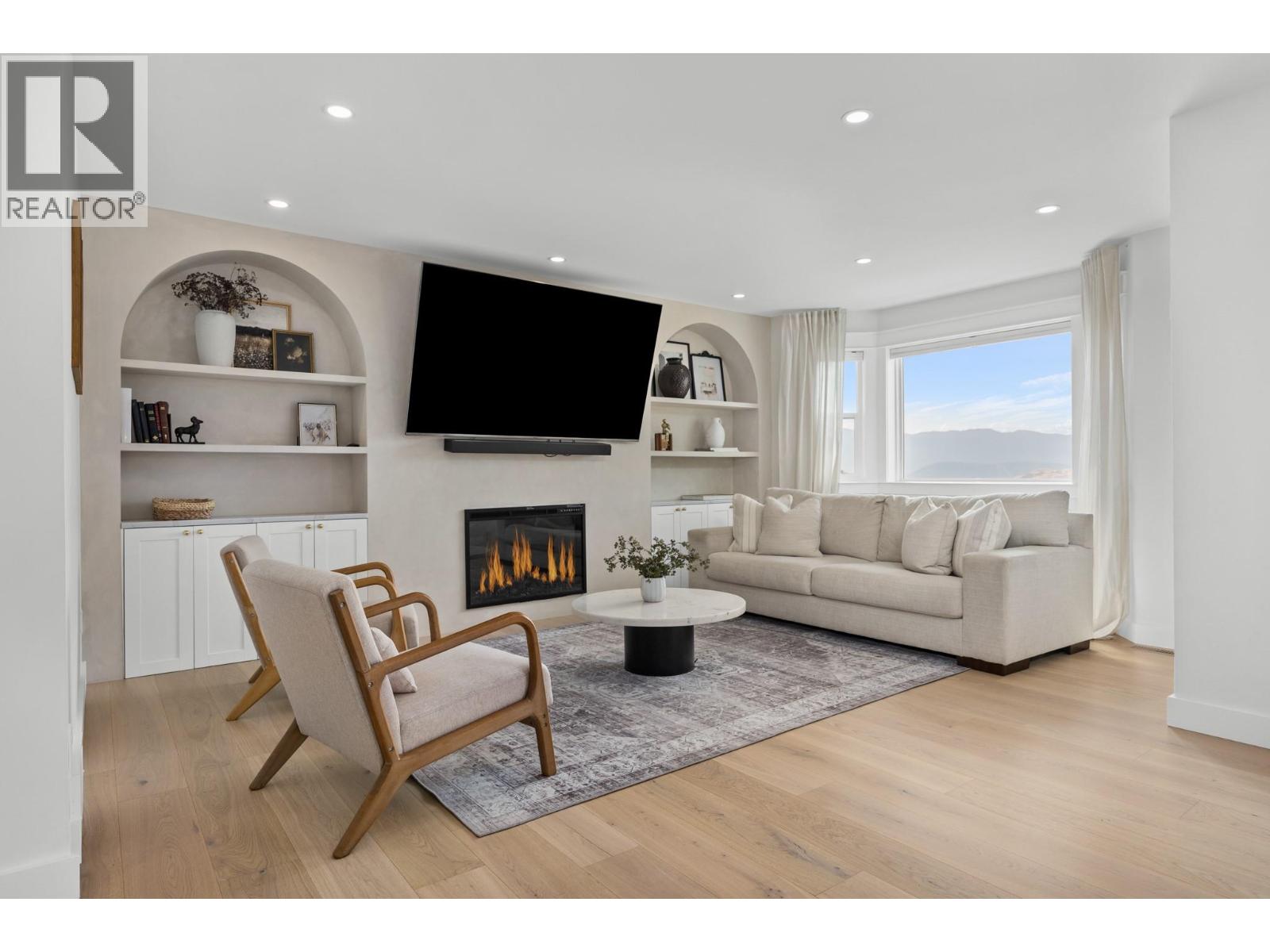 Photo 9 of 6749 Foothills Drive, Vernon BC
