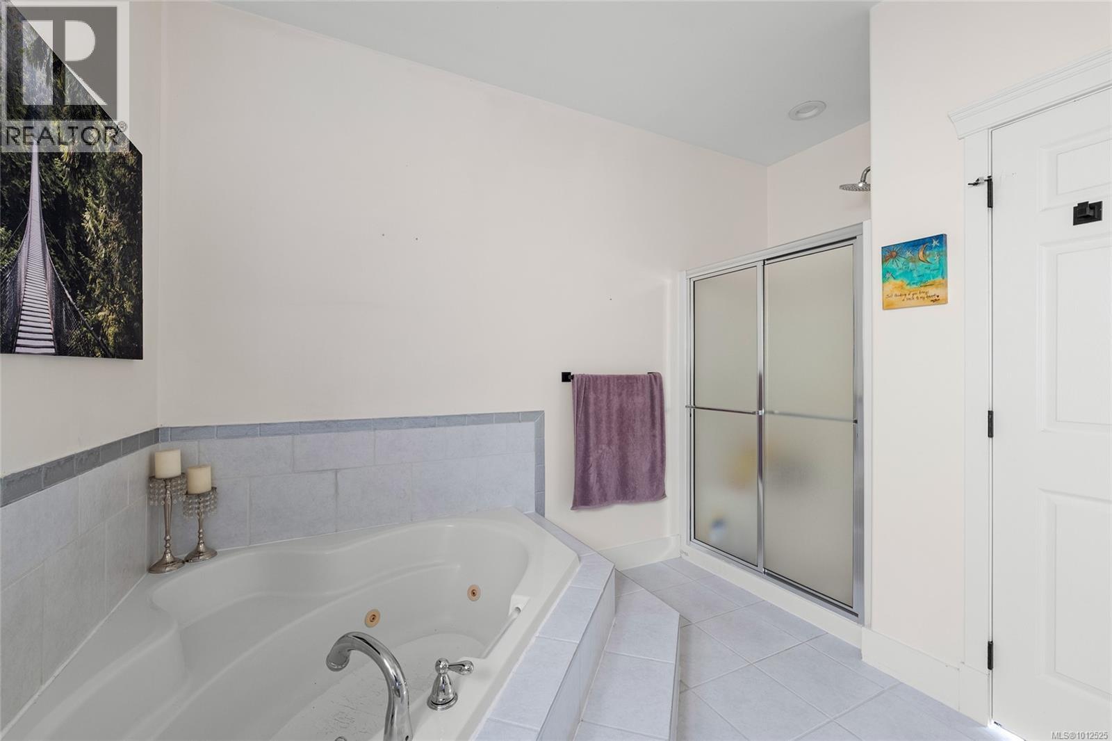 Photo 21 of 653 Cairndale Rd, Colwood BC