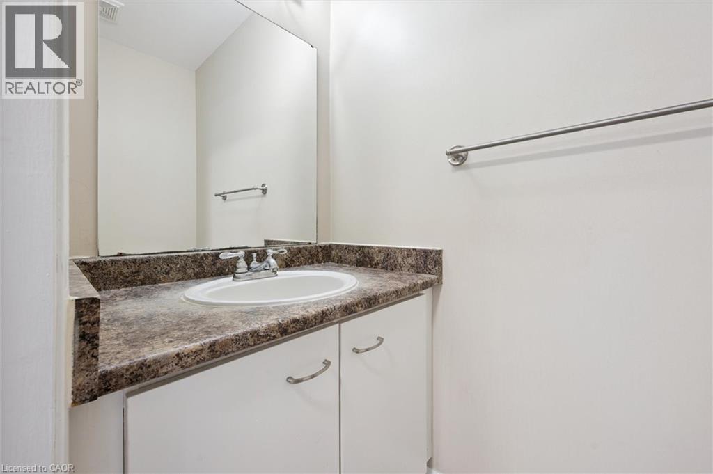Photo 15 of 219 Kingswood Drive Unit 18, Kitchener ON