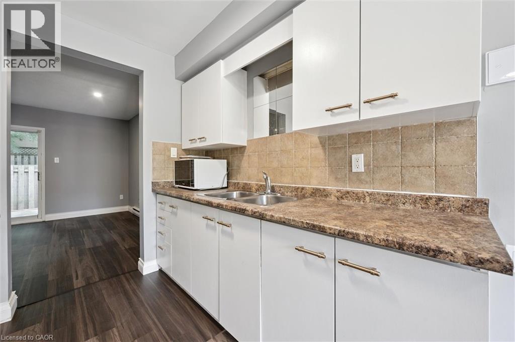 Photo 13 of 219 Kingswood Drive Unit 18, Kitchener ON