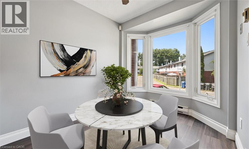 Photo 10 of 219 Kingswood Drive Unit 18, Kitchener ON