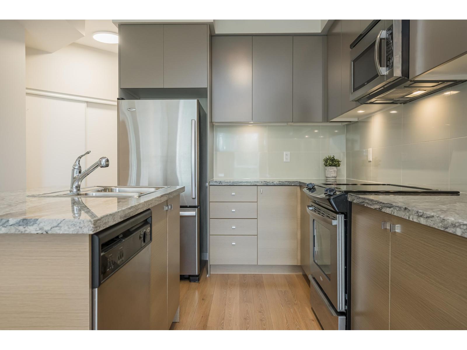 Photo 9 of 310 6430 194 Street, Surrey BC