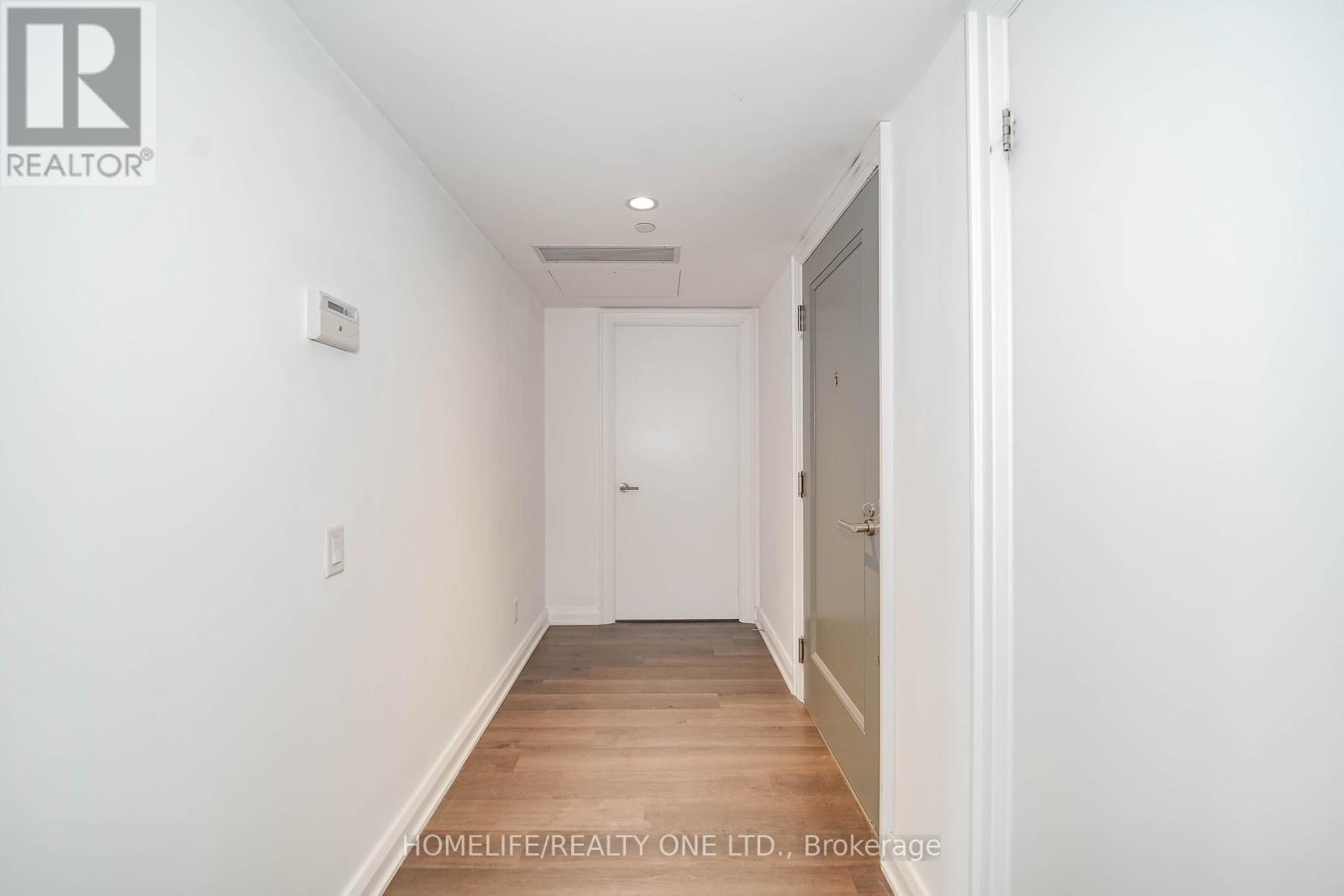 Photo 11 of 2915 155 Yorkville Avenue, Toronto ON