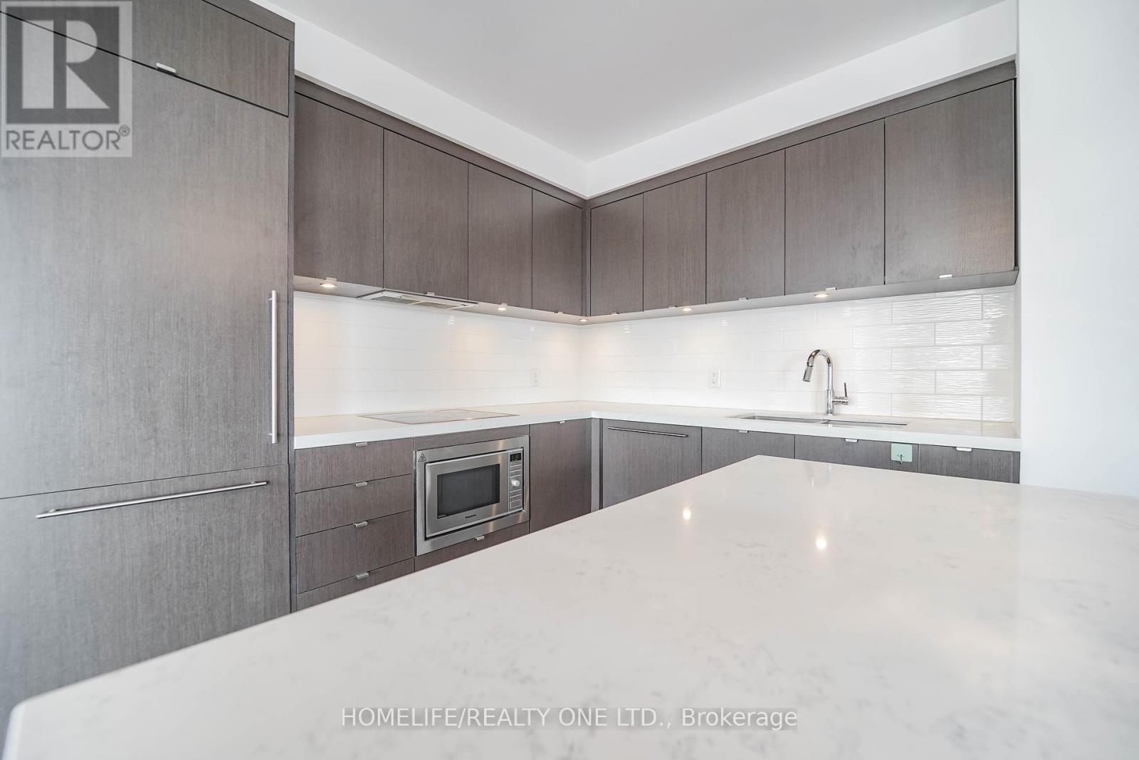 Photo 23 of 2915 155 Yorkville Avenue, Toronto ON